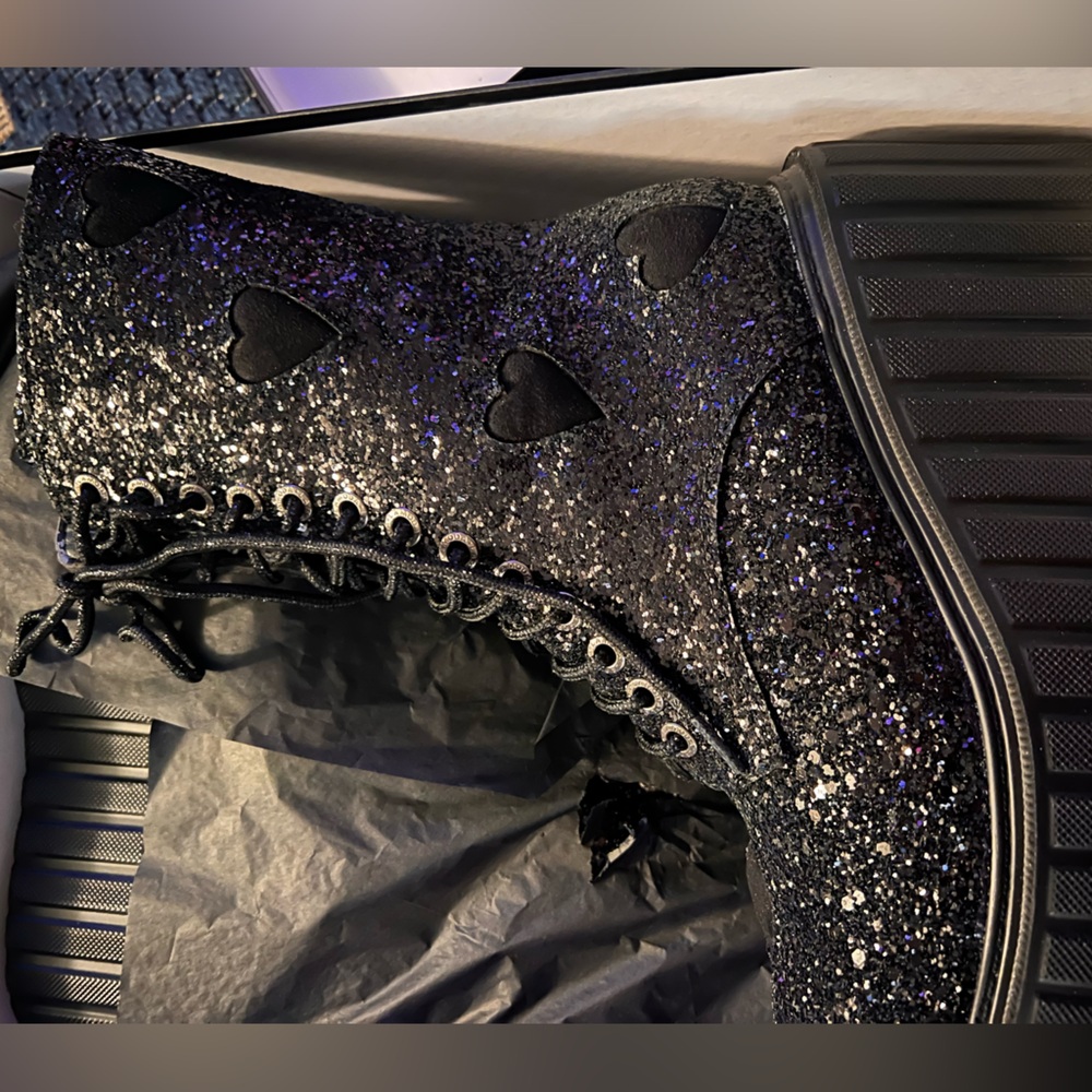 Black platform creepers